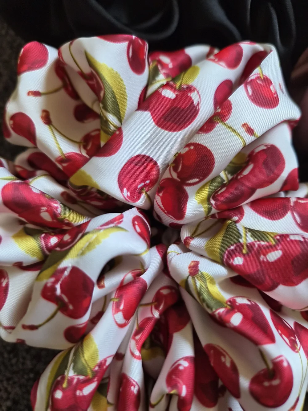 Kitsch/Piper J Set of 4 Oversized Satin Scrunchies - Black, Blush, Cherry, Lemon